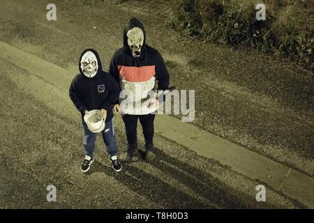 Frankreich, Cher, Veaugues, verkleidete Kinder für Halloween Stockfoto