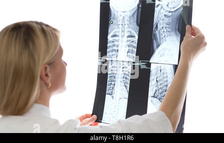 Arzt Patienten x-Prüfung Röntgen- und MRT-Scans Stockfoto