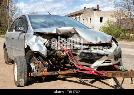 Silver Auto prallte in schwerer Unfall Stockfoto