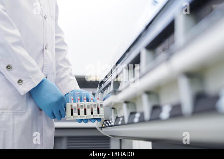 Mit Chemielabor Maschine Stockfoto