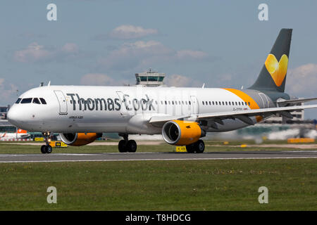 Thomas Cook Airlines Airbus A 321-200, Registrierung G-TCDG, Vorbereitung nehmen Sie am Flughafen von Manchester, England. Stockfoto