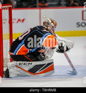 San Diego, Kalifornien, USA. 8. Mai, 2019. Jeff Glass (30) von San Diego Möwen während der bakersfield Condors vs San Diego Möwen AHL Spiel bei pechanga Bereich San Diego in San Diego, Kalifornien. Michael Cazares/Cal Sport Media/Alamy leben Nachrichten Stockfoto