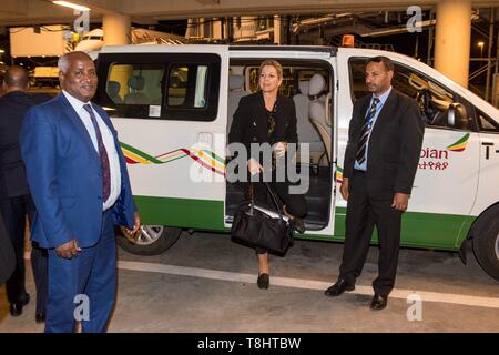Addis Abeba, Äthiopien. 13. Mai 2019. Queen Maxima der Niederlande kommt an Bole International Airport in Addis Abeba, am 13. Mai 2019, für 2 Tage besuchen Sie in Ihrer Rolle als spezieller Fürsprecher des UN-Generalsekretärs für inklusive Finanzierung für Entwicklung (UNSGSA) Foto: Albert Ph-van der Werf/Niederlande/Point de Vue | Quelle: dpa Picture alliance/Alamy leben Nachrichten Stockfoto