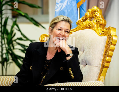 Addis Abeba, Äthiopien. 13. Mai, 2019. Queen Maxima der Niederlande kommt auf dem Flughafen von Addis Abeba zu Beginn ihres Besuchs in Äthiopien als Kinderhilfswerk der Vereinten Nationen Generalsekretär spezieller Fürsprecher für inklusive Finanzierung für Entwicklung in Äthiopien, 12. Mai 2019. Quelle: Patrick Van Katwijk |/dpa/Alamy leben Nachrichten Stockfoto