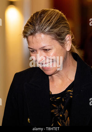 Addis Abeba, Äthiopien. 13. Mai, 2019. Queen Maxima der Niederlande kommt auf dem Flughafen von Addis Abeba zu Beginn ihres Besuchs in Äthiopien als Kinderhilfswerk der Vereinten Nationen Generalsekretär spezieller Fürsprecher für inklusive Finanzierung für Entwicklung in Äthiopien, 12. Mai 2019. Quelle: Patrick Van Katwijk |/dpa/Alamy leben Nachrichten Stockfoto