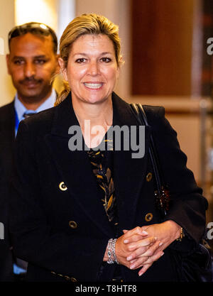 Addis Abeba, Äthiopien. 13. Mai, 2019. Queen Maxima der Niederlande kommt auf dem Flughafen von Addis Abeba zu Beginn ihres Besuchs in Äthiopien als Kinderhilfswerk der Vereinten Nationen Generalsekretär spezieller Fürsprecher für inklusive Finanzierung für Entwicklung in Äthiopien, 12. Mai 2019. Quelle: Patrick Van Katwijk |/dpa/Alamy leben Nachrichten Stockfoto