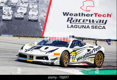 11. Mai 2019 Monterey CA, USA #63 Cooper Macneil von Ferrari Weastlake in der Korkenzieher in der Ferrari Challenge Rennen 1 P/P - morgens bei Weathertech Raceway Laguna Seca in Monterey CA Thurman James/CSM kommenden Stockfoto