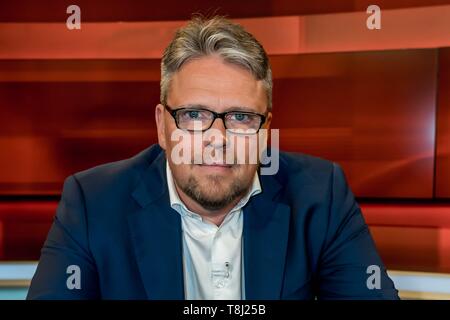 Berlin, Deutschland. 13. Mai, 2019. 13.05.2019, Guido Reil, der ehemalige Sozialdemokrat, jetzt bei der AFD mit Mitglied im Bundesvorstand und AfD Kandidat für das Europäische Parlament im TV-Studio bei Hart aber fair im Studio Adlershof in Berlin. Porträt des Politikers. | Verwendung der weltweiten Kredit: dpa/Alamy leben Nachrichten Stockfoto