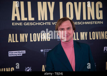 Lars Eidinger, Schauspieler, Portrait, Portrait, Portrait, 7/8-Einzelbild, einzigen Motiv, auf dem roten Teppich Red Carpet Show, Film Premiere ALLE MEINE LIEBEN in der Lichtburg in Essen, 09.05.2019. | Verwendung weltweit Stockfoto