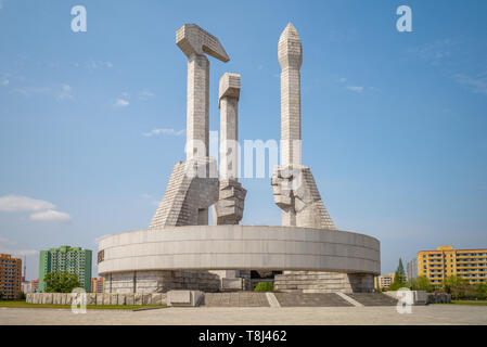 Denkmal für die Gründung der Partei der Arbeit der koreanischen Demokratischen Volksrepublik Pjöngjang Stockfoto