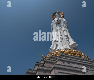 Diese Guan Yin Buddha ist in Nanshan Tempel außerhalb von Sanya, Hainan, China Stockfoto