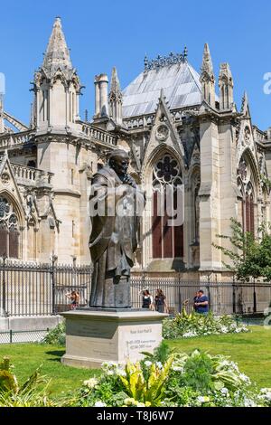 Frankreich, Paris, UNESCO Weltkulturerbe, Jean XXIII Park, Statue von Johannes Paul II. Stockfoto