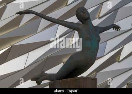 Großbritannien, Nordirland, Ulster, County Antrim, Belfast, galionsfigur vor der Titanic Museum Stockfoto