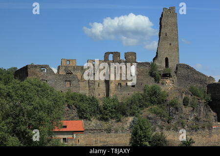 Ruinen der Burg (okor in der Tschechischen Okoř), nord-westlich von Prag, in der Mittelböhmischen Region der Tschechischen Republik. Stockfoto