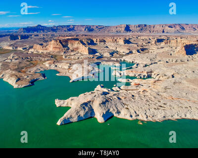 Antenne vief von Felsformationen am Lake Powell, Arizona, USA Stockfoto