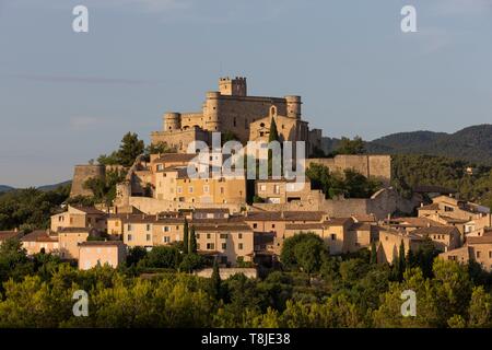 Frankreich, Vaucluse, Le Barroux, das Schloß aus dem 16. Jahrhundert Stockfoto