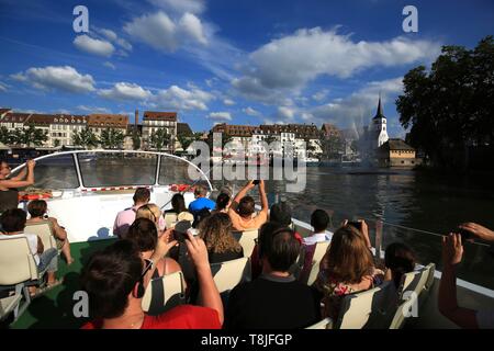 Frankreich, Bas Rhin, Straßburg, Bootsfahrt auf dem Kanal des falschen Stadtmauern an der Kreuzung mit dem Kranken, Kai der Fischer gegenüber Stockfoto