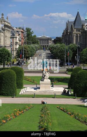 Frankreich, Bas Rhin, Straßburg, Perspektive auf Liberty Avenue aus der Palais du Rhin (ehemalige Kaiserspalast) 1, Place de la Republique gesehen Stockfoto