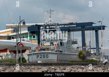 Gosport, Hampshire, England, UK. Mai 2019. HMS Dasher auf trockenem Land bemühen Quay boatyard für Service. Stockfoto