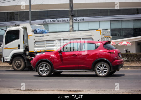 Chiangmai, Thailand - 30 April 2019: Mit dem eigenen Auto, Nissan Juke. Auf der straße Nr. 1001, 8 km von Chiang Mai City. Stockfoto