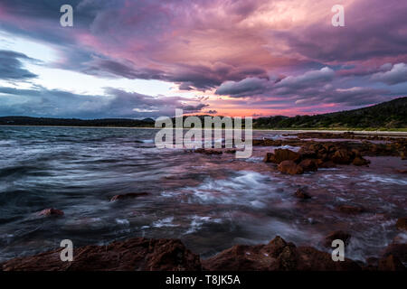 Freycinet National Park - Wineglass Bay Kreisspur. Tasmanien. Sonnenuntergang Stockfoto