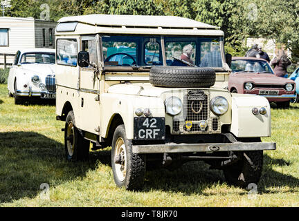 Land Rover Serie 1 86 Zoll safari Dach Modell, weiß, UK Stockfoto