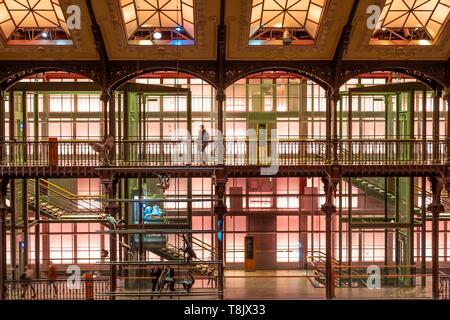 Frankreich, Paris, Museum National d'Histoire Naturelle (National Museum of Natural History), La Grande Galerie de l'Evolution (Evolution), die von der Galerie Stockfoto