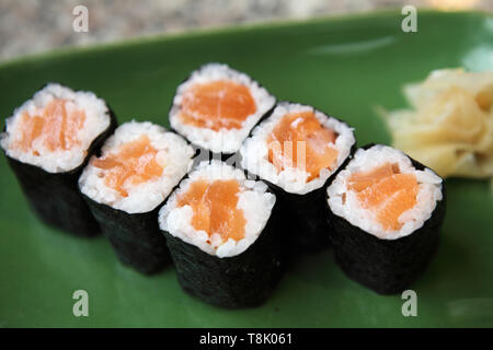 Lachs Maki Sushi Stockfoto