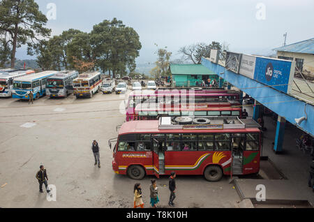 Zefat, Himachal Pradesh/Indien - 03. 23. 2019, Busbahnhof in Dharamsala. Stockfoto