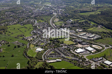 Luftaufnahme von Crossflatts SE suchen Sie die A650 in Richtung Airevalley Bingley, West Yorkshire, UK Stockfoto