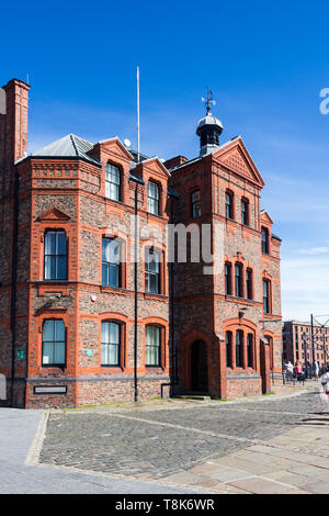 Der Lotsendienst Gebäude, in der Nähe der Canning River Mersey, Dock, Liverpool. Das Gebäude wurde im Jahre 1883 eröffnet das Management von Pilot Boote im Hafen. Stockfoto