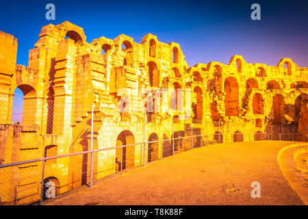 Das römische Amphitheater von thysdrus in El Djem oder El-Jem, einer Stadt in der Provinz von Mahdia Tunesien. Eine der Hauptattraktionen in Tunesien und im Norden ein Stockfoto