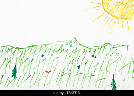 Grüne Gras auf der Wiese unter der gelben Sonne von Hand gezeichnet von filzstiften auf weißem Papier Stockfoto