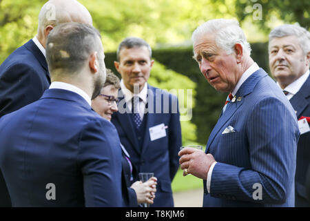 Der Prinz von Wales besucht eine Rezeption an der Mühelosigkeit Appell an St James's Palace, London, die darauf abzielt, £ 10 m zu helfen Behandlung Fonds und transformieren, wie Unterstützung der Veteranen mit psychischen Problemen ausgeliefert wird, durchzuführen. Stockfoto