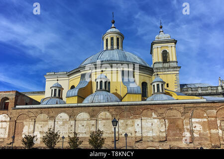 MADRID, Spanien - 23. JANUAR 2018: Tolle Aussicht auf San Francisco El Grande Kirche in der Stadt von Madrid, Spanien Stockfoto