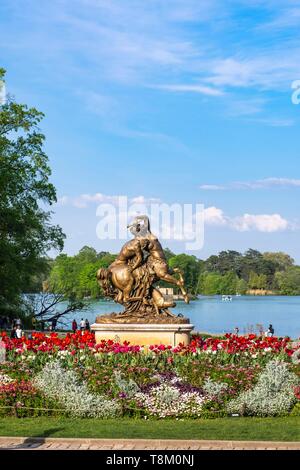 Frankreich, Rhone, Lyon, 6. Arrondissement, Parc de la Tête d'Or (Park des Goldenen Kopf), Centauresse et Faune Statue des Bildhauers Augustin Courtet (1849) Stockfoto
