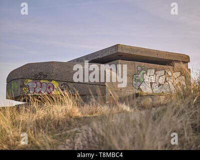 Die Bunker des deutschen Atlanitkwall Atlanticwall des 2. Weltkrieges, noch verbleibenden Geschichte im Bunker Museum von IJmuiden Holland zu sehen. Stockfoto