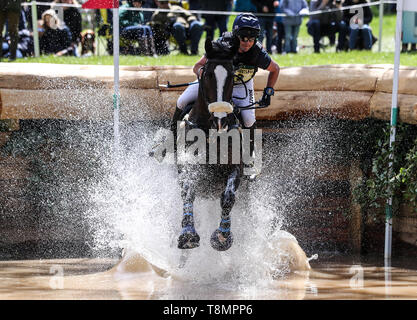 Harelaw Assistenten geritten von Ben Hobday am Kreuz Land während Tag vier der 2019 Mitsubishi Motors Badminton Horse Trials im Badminton, Gloucestershire. PRESS ASSOCIATION Foto. Bild Datum: Samstag, 4. Mai 2019. Siehe PA Geschichte EQUESTRIAN Badminton. Foto: David Davies/PA-Kabel Stockfoto