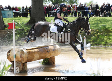 Harelaw Assistenten geritten von Ben Hobday am Kreuz Land während Tag vier der 2019 Mitsubishi Motors Badminton Horse Trials im Badminton, Gloucestershire. PRESS ASSOCIATION Foto. Bild Datum: Samstag, 4. Mai 2019. Siehe PA Geschichte EQUESTRIAN Badminton. Foto: David Davies/PA-Kabel Stockfoto