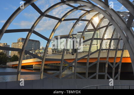 Anzeigen von Charles Grimes Brücke über die Struktur der Webb Bridge in Melbourne. Stockfoto