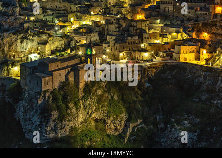 Ansicht bei Nacht der Sassi von Matera Caveoso, Alte. Europäische Kulturhauptstadt. Matera Stockfoto