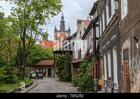 Danzig, Polen. 13. Mai, 2019 t. Bridget's Church (Kosciol sw. Brygidy) gesehen wird. Katholische Kirche Anhänger marschierte mit Rosenkranz in den Händen, wie Sie sagen, die Vergebung für Profanierung des Bildes der Mutter Gottes in einem Regenbogen halo Betteln und gegen die Märsche odomites'. Vadim Pacajev/Alamy leben Nachrichten Stockfoto