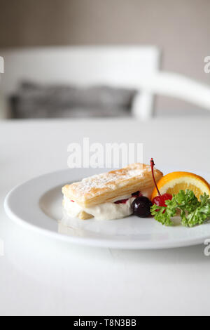 Mille Feuille von Beeren Stockfoto