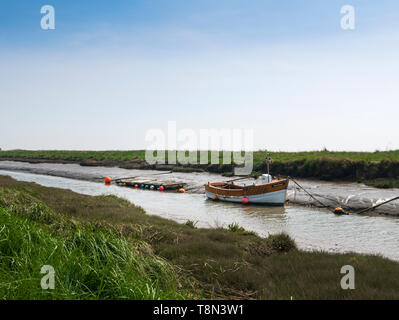 Boote auf saltfleet Haven. Saltfleetby - Theddlethorpe Dunes National Nature Reserve, Lincolnshire, England, UK. Stockfoto