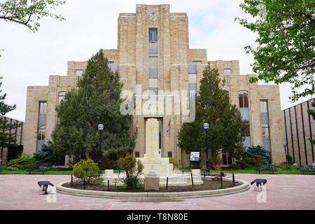 BOULDER, CO-10 MAI 2019 - Blick auf die berühmten Art déco-Boulder County Courthouse in der Pearl Street Mall in Downtown Boulder, Colorado in den Rocky Stockfoto