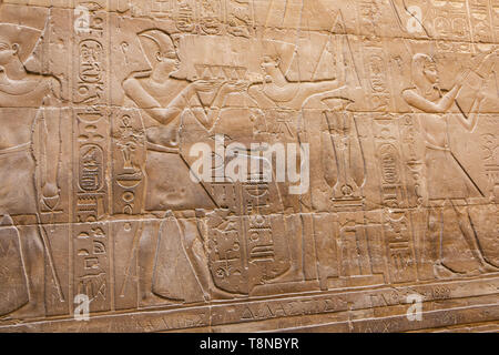 Flachrelief, Osiris und den Nil Überschwemmungen in der Tempel von Luxor Stockfoto