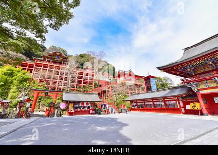 Yutoku Inari Schrein mit blauem Himmel in der Saga Präfektur Stockfoto