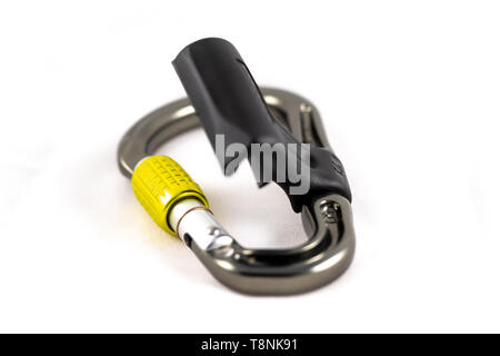 DMM Belay Master Karabiner auf einer sauberen weißen Hintergrund Stockfoto