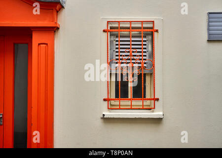 Schmiedeeisen Fenster Detail in Merchants Square, Ennis, County Clare, Irland Stockfoto