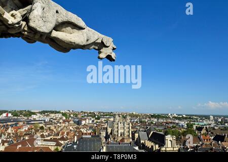 Frankreich, Cote d'Or, kulturellen Landschaft des Burgund Klimas als Weltkulturerbe von der UNESCO, Dijon, Kirche Saint Michel gesehen vom Turm Philippe Le Bon (Philipp dem Guten) Der Palast der Herzöge von Burgund Stockfoto